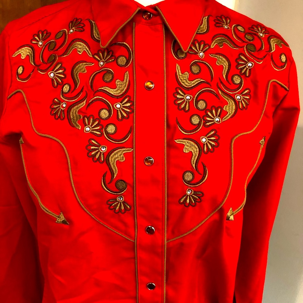 Vintage western embroidered snap country top